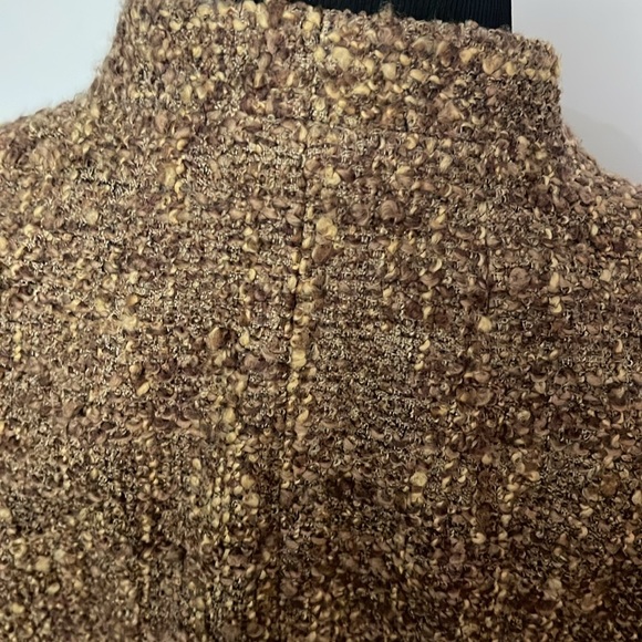 Blazer - Picture 7 of 8